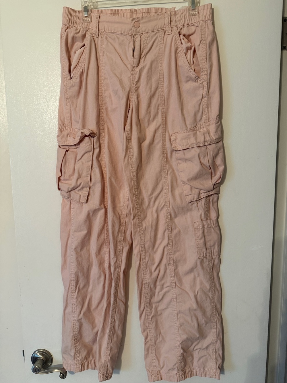 H&M Divided straight leg cargo pants pink size US 6